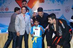 <p>"10TH AKSHAY KUMAR KUDO TOURNAMENT “AT ANDHERI SPORTS COMPLEX, MUMBAI 21-23 NOVEMBER 2018. BOLLYWOOD SUPERSTAR AND OUR HONOURABLE CHAIRMAN SHIHAN AKSHAY KUMAR SIR AND SOSHIHAN MEHUL VORA SIR AWARDING OUR LITTLE CHAMP SAANVI BARMAN</p>
